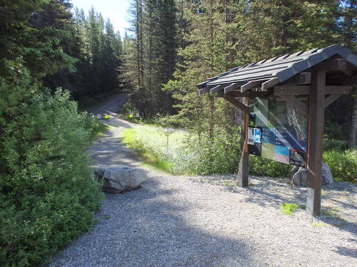 GDMBR: Trailhead Information Kiosk, looking at it paid-off.