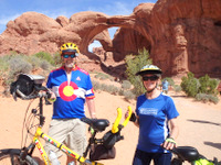 Terry and Dennis Struck with the Bee (da Vinci Tandem) in
front of the Double Arches in Arches National Park, Utah.
