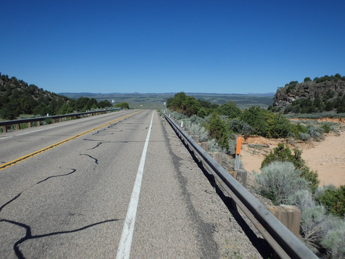 No more bike path, now southbound on Utah Hwy-12.