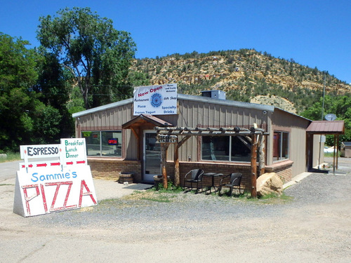 Sammie's Pizza Place, Odervillee, Utah.