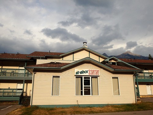 GDMBR: We returned to the Hi-Roc Inn (Elkford, BC, Canada).