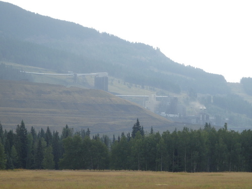 GDMBR: Looking SE toward a Sparwood Coal Mine's initial ore processing centers.