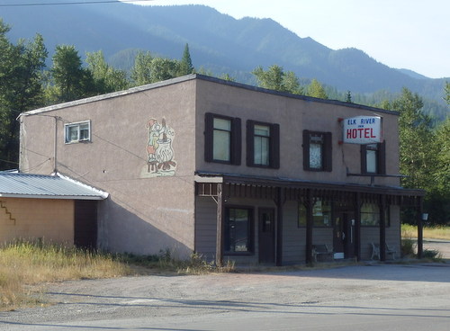 GDMBR: This old Elk River Hotel and a few local houses are Hosmer, BC.
