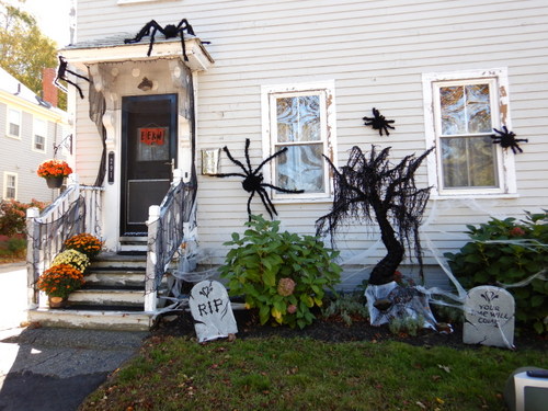 Halloween Decorations in Newburyport, MA.