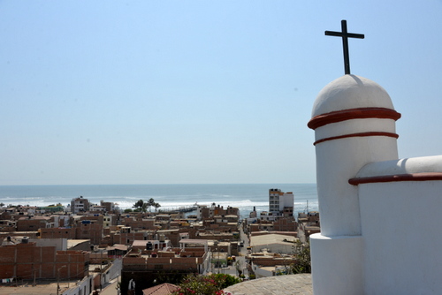 A view of the Pacific Ocean from Iglesia de Huanchaco.