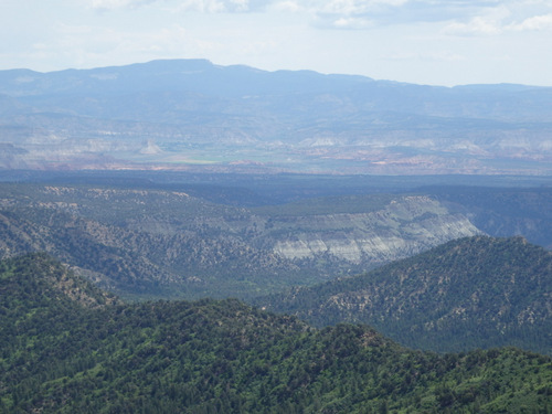 Side view on the road to Rainbow Point.