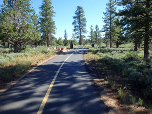 Leaving Bryce Canyon NP (probably between those posts ahead).