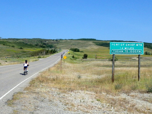 Riding the MT-17 leg to the Canadian Port of Entry.