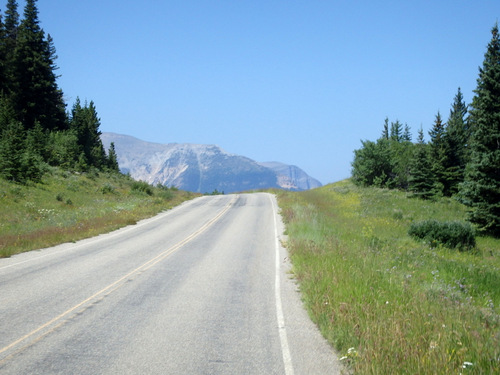 Those mountains are in Canada.