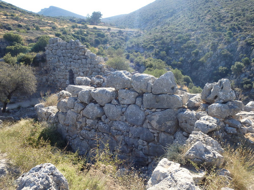 Side view of the rear gate.