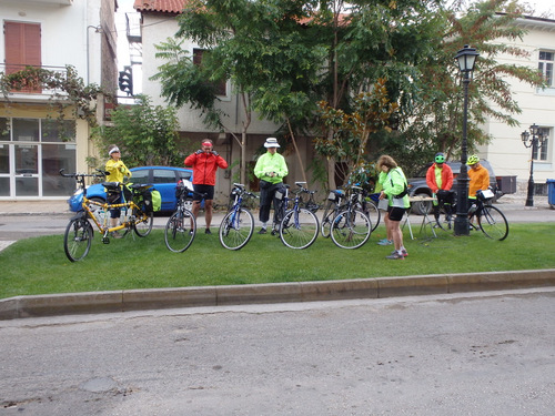 Readying for the ride, Terry and the Bee are at the left.