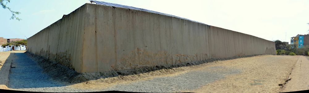 Looking at the South and West outside walls of Huaca del Dragón (southern hemisphere).